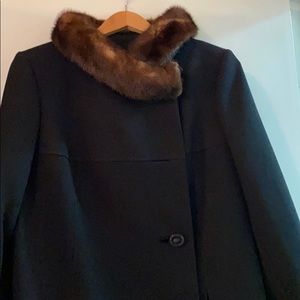Vintage 50’s coat, black with a fur collar